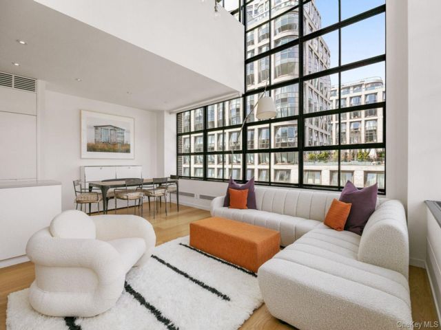  1 BR,  2.00 BTH &nbsp;Condo style home in New York (manhattan)