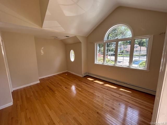  1 BR,  1.00 BTH &nbsp;Cape cod style home in East Northport