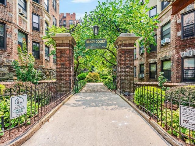 [Parkchester Real Estate, listing number 7266159]