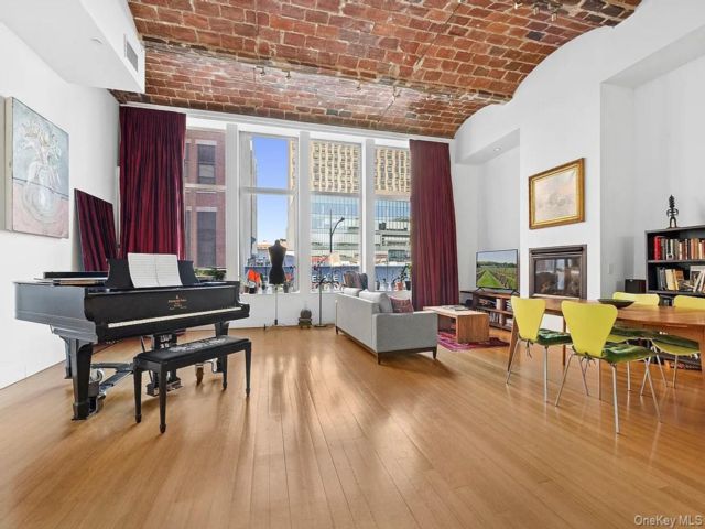  2 BR,  2.00 BTH &nbsp;Other style home in New York (manhattan)