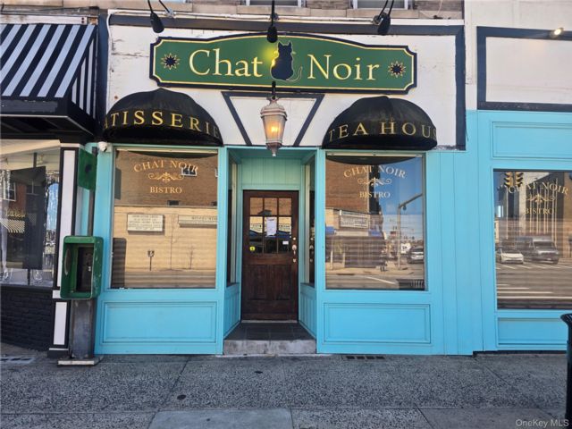 Studio,  0.00 BTH &nbsp;Commercial style home in Rockville Centre