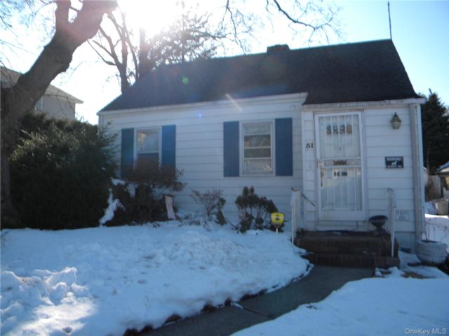  2 BR,  1.00 BTH &nbsp;Cape cod style home in New Hyde Park