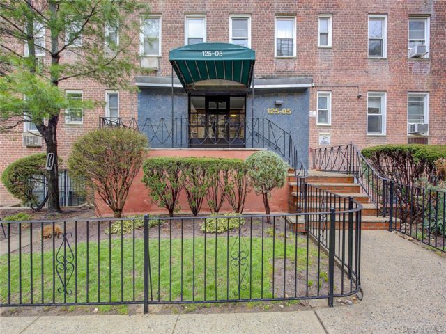 Studio,  1.00 BTH &nbsp;Other style home in Kew Gardens