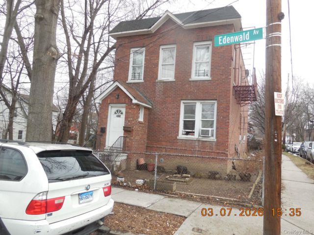 [Wakefield Real Estate, listing number 7266745]