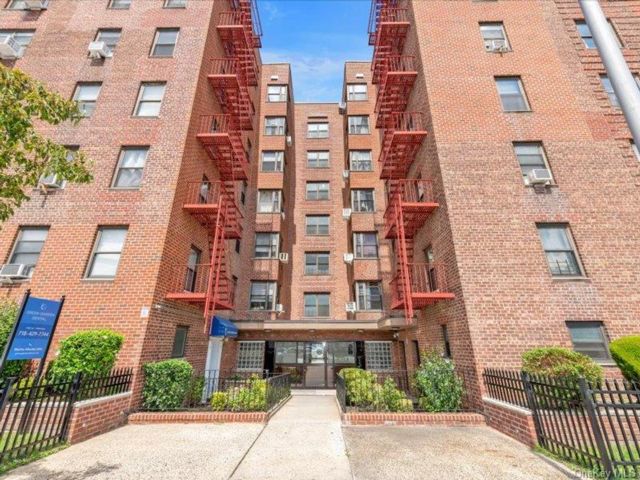  1 BR,  1.00 BTH &nbsp;Other style home in East Elmhurst