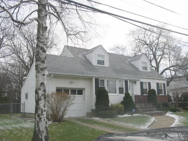  4 BR,  2.00 BTH &nbsp;Exp cape style home in Massapequa Park