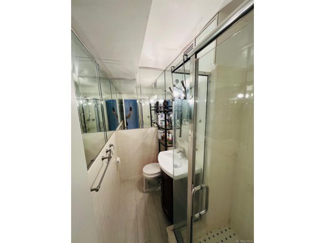 [PHOTO]