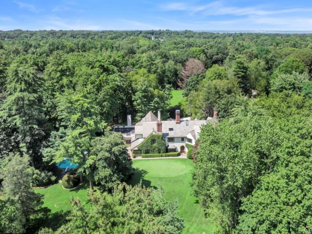  7 BR, 11.00 BTH &nbsp;Estate style home in Locust Valley