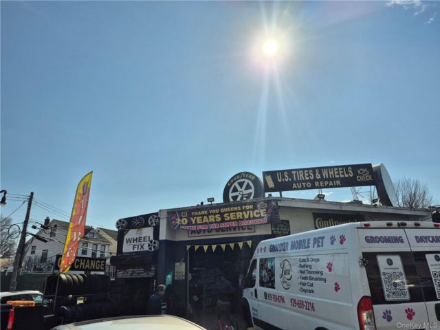 Studio,  0.00 BTH &nbsp;Commercial style home in Rego Park