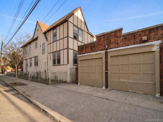 [Woodhaven Real Estate, listing number 7266965]