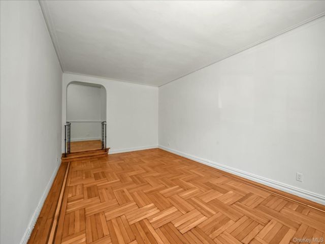 [PHOTO]