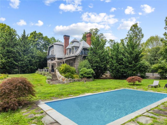  6 BR,  5.00 BTH &nbsp;Estate style home in Garrison