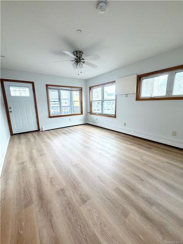  3 BR,  1.00 BTH &nbsp;Other style home in Long Beach