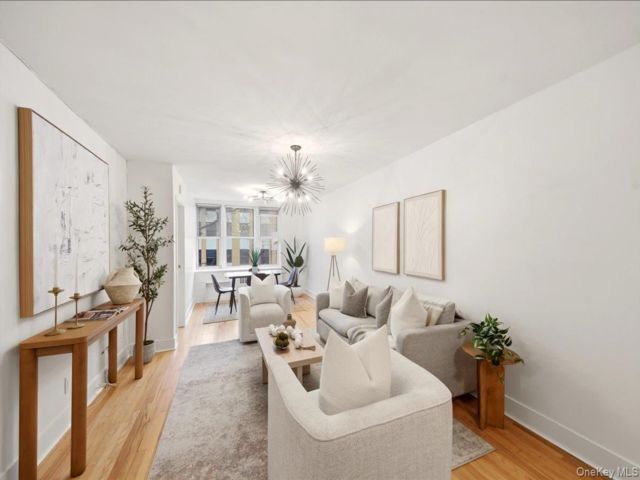  2 BR,  1.00 BTH &nbsp;Other style home in Mosholu