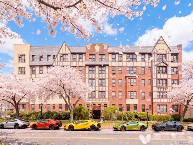  1 BR,  1.00 BTH &nbsp;Other style home in Great Neck