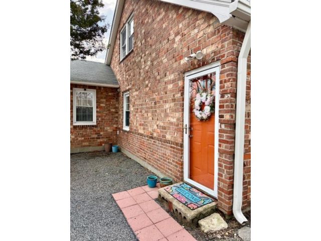  1 BR,  1.00 BTH &nbsp;Cape cod style home in Patchogue