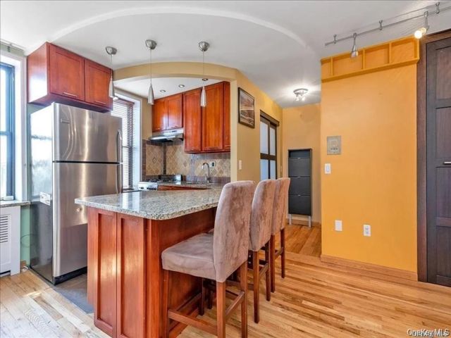 Studio,  1.00 BTH &nbsp;Other style home in Kew Gardens