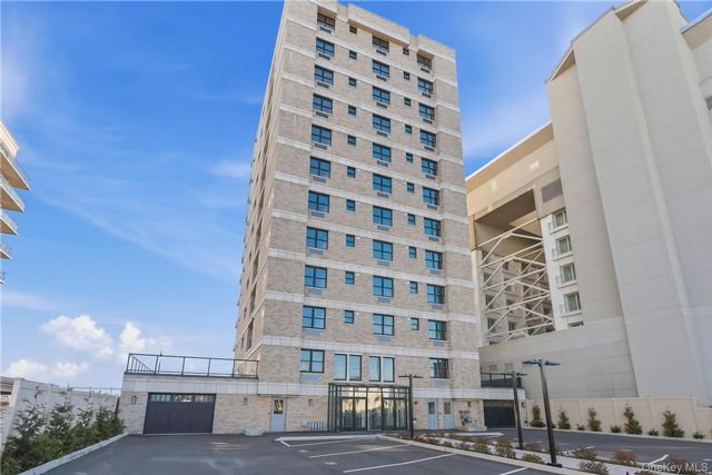  4 BR,  4.00 BTH &nbsp;Other style home in Long Beach