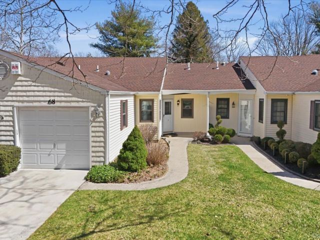  2 BR,  2.00 BTH &nbsp;Other style home in Stony Brook