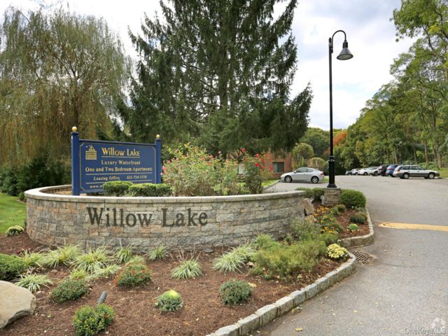  2 BR,  2.00 BTH &nbsp;Other style home in Smithtown