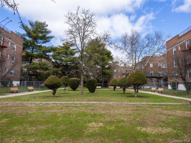  1 BR,  1.00 BTH &nbsp;Garden style home in Kew Garden Hills