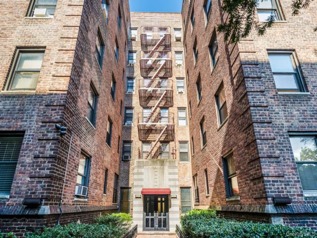 [Kingsbridge Real Estate, listing number 7267850]