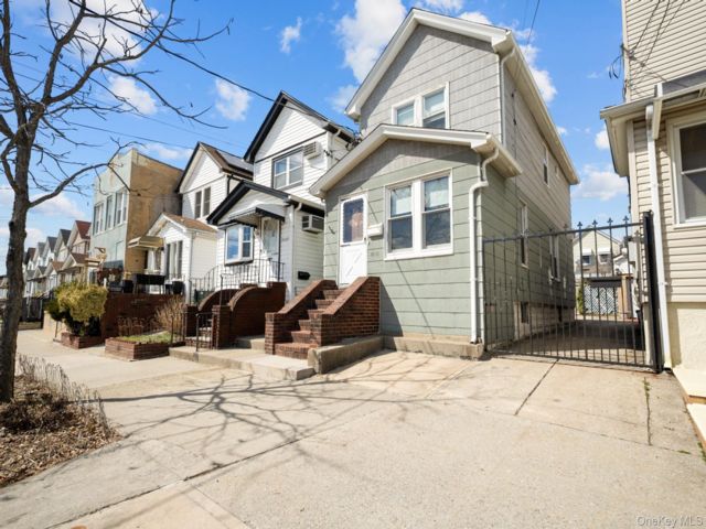  3 BR,  1.00 BTH &nbsp;A-frame style home in Ozone Park