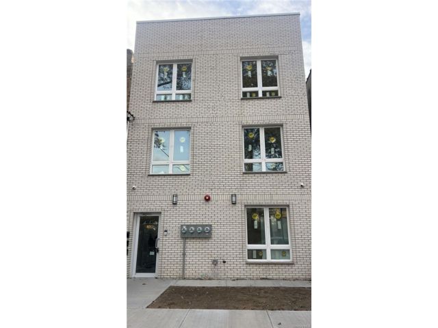  4 BR,  2.00 BTH &nbsp;Other style home in Brownsville