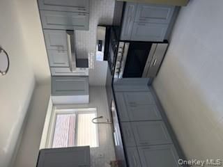  3 BR,  2.00 BTH &nbsp;Colonial style home in Jamaica