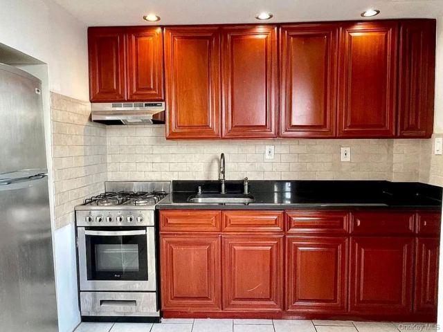  1 BR,  1.00 BTH &nbsp;Other style home in Elmhurst