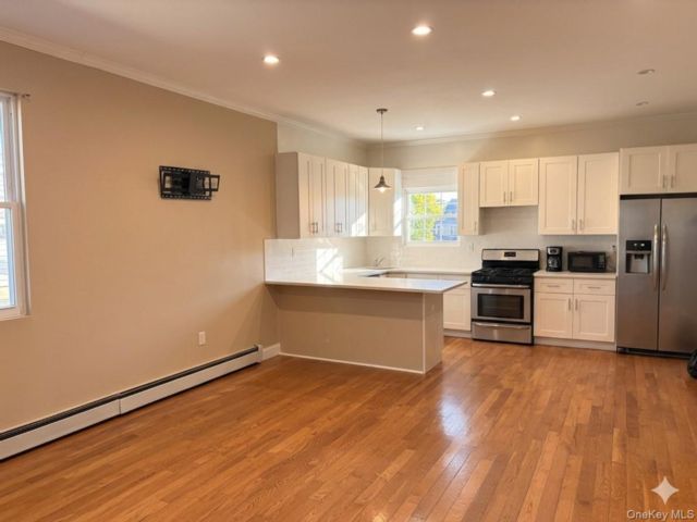  3 BR,  2.00 BTH &nbsp;Traditional style home in Rosedale