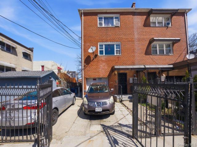 [Wakefield Real Estate, listing number 7268372]