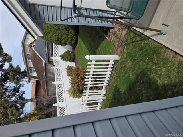[PHOTO]