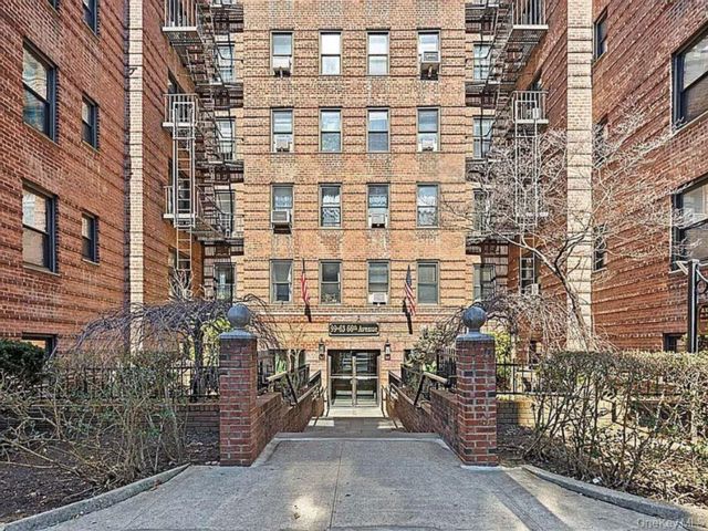  2 BR,  1.00 BTH &nbsp;Other style home in Rego Park