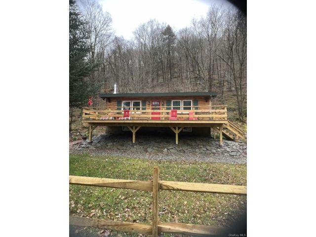  2 BR,  1.00 BTH &nbsp;Ranch style home in Roscoe
