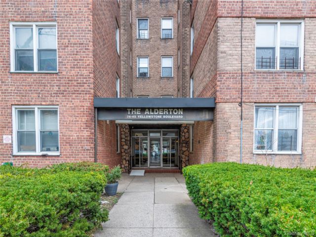  1 BR,  1.00 BTH &nbsp;Other style home in Rego Park