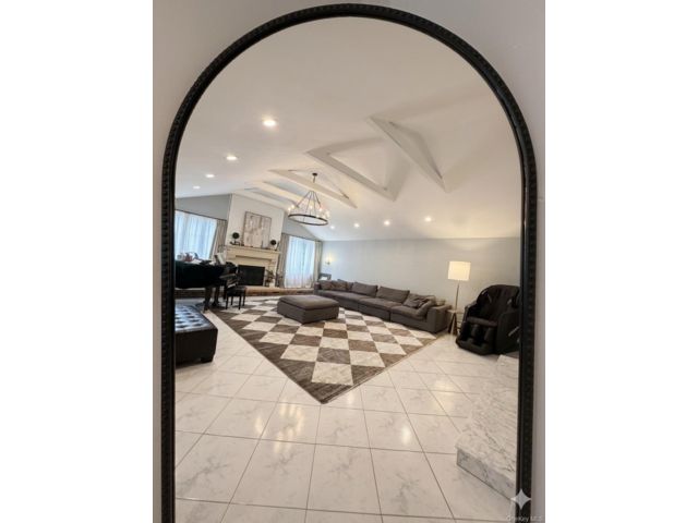 [PHOTO]