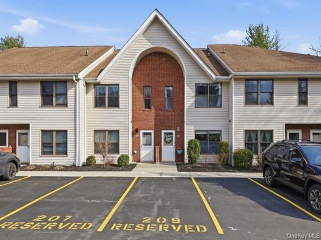  2 BR,  3.00 BTH &nbsp;Condo style home in Middletown