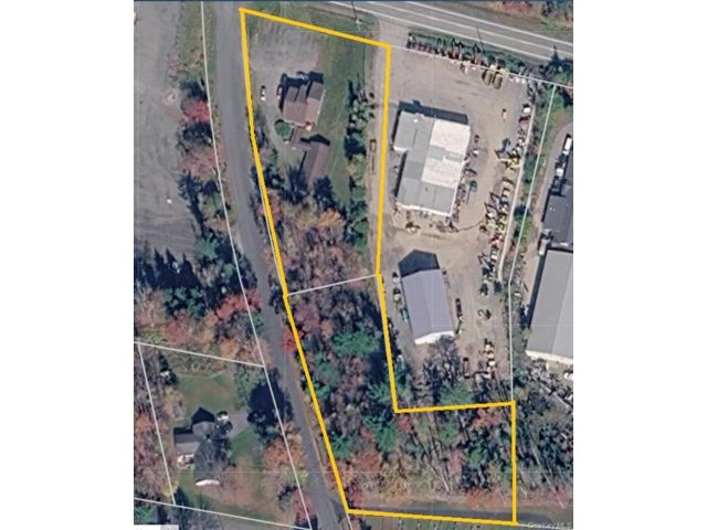 Lot <b>Size:</b> 195x652 &nbsp;House style home in Monticello