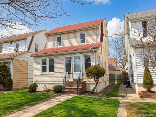  3 BR,  2.00 BTH &nbsp;A-frame style home in Queens Village
