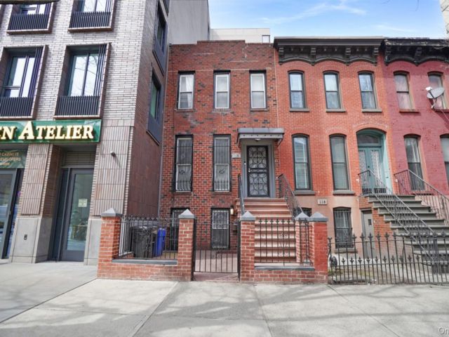  5 BR,  5.00 BTH &nbsp;House style home in Prospect Heights