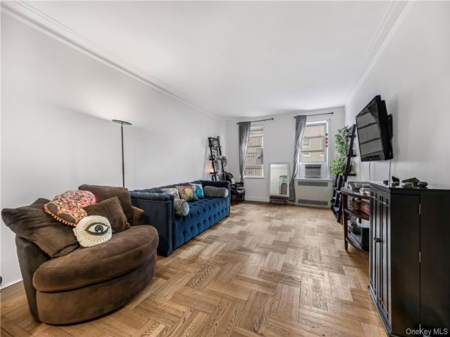  1 BR,  1.00 BTH &nbsp;Other style home in Parkchester