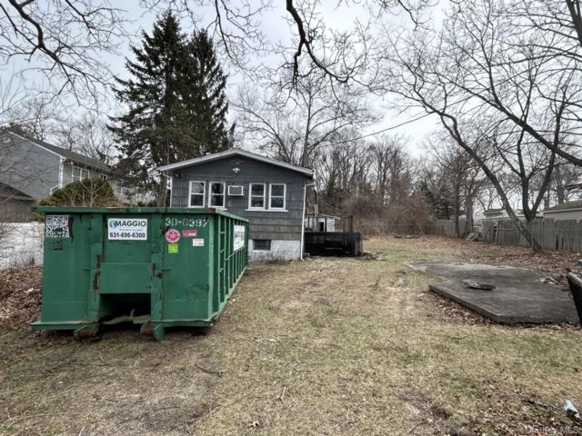  2 BR,  1.00 BTH &nbsp;Ranch style home in Selden