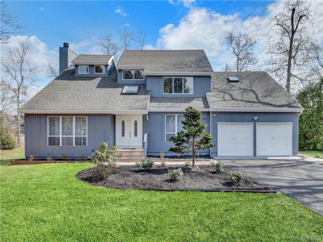  4 BR,  3.00 BTH &nbsp;Colonial style home in Aquebogue