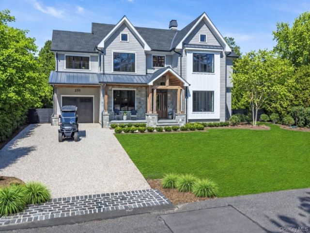  4 BR,  7.00 BTH &nbsp;Other style home in Greenport