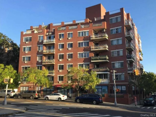  2 BR,  2.00 BTH &nbsp;Other style home in Flushing