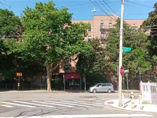  2 BR,  1.00 BTH &nbsp;Garden style home in Richmond Hill North