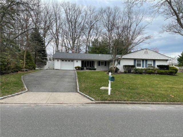  3 BR,  2.00 BTH &nbsp;Ranch style home in Stony Brook