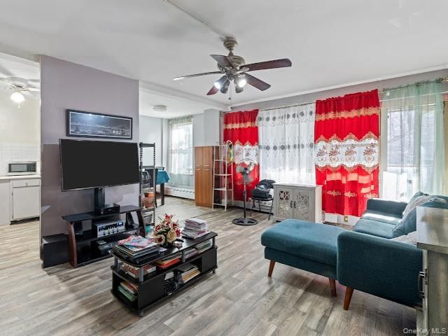  2 BR,  2.00 BTH &nbsp;Garden style home in Cypress Hills