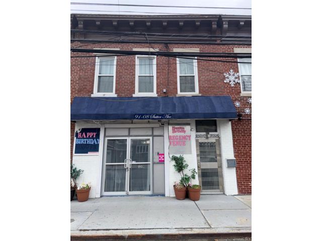  3 BR,  2.00 BTH &nbsp;House style home in Ozone Park